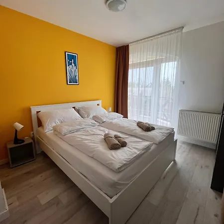 Nyár Apartman *